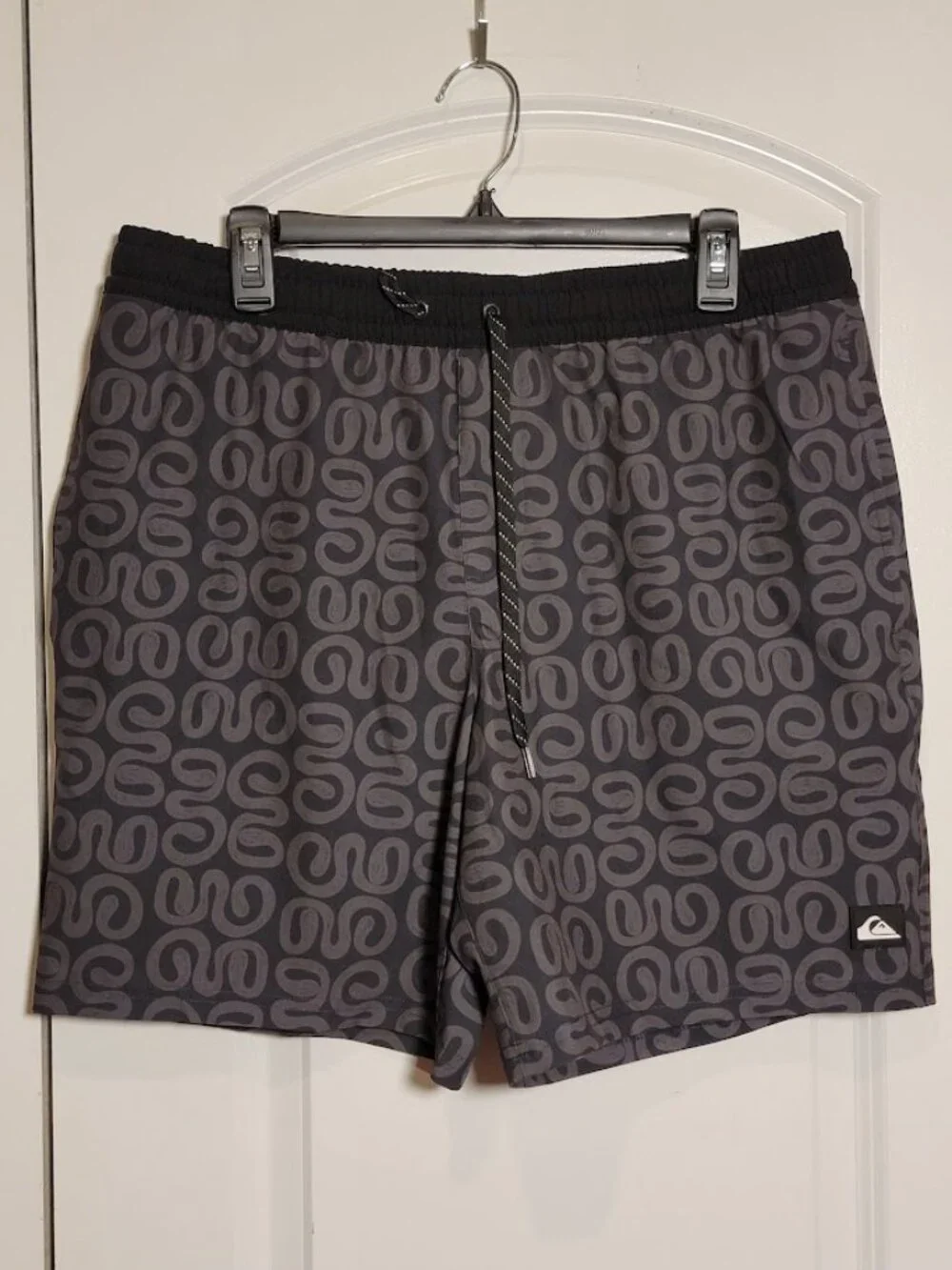 Quiksilver Men’s Gray Logo Print Swim Board Shorts Size L NWT